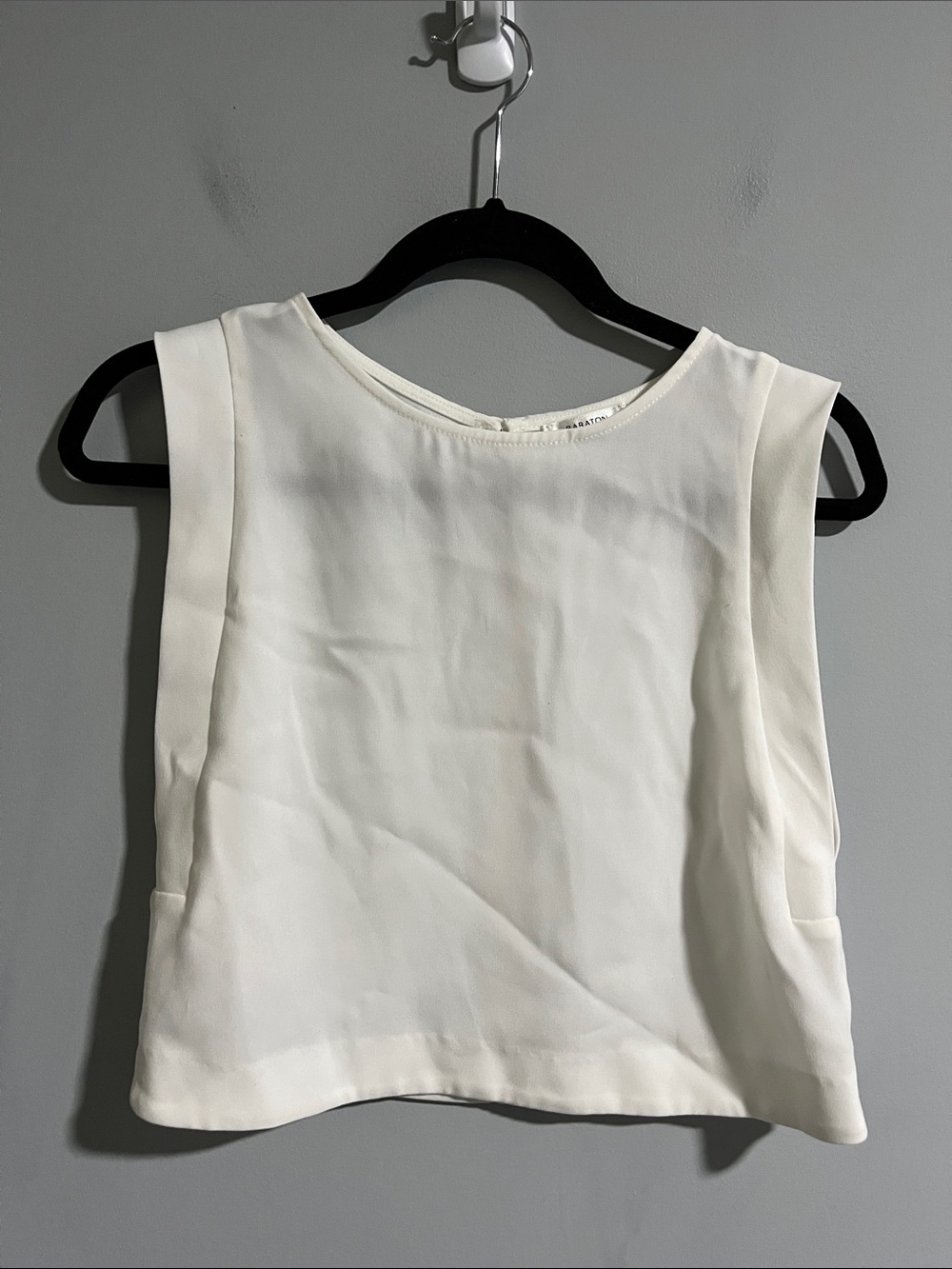 Aritzia Babaton Cropped Sleeveless Boxy Blouse Top